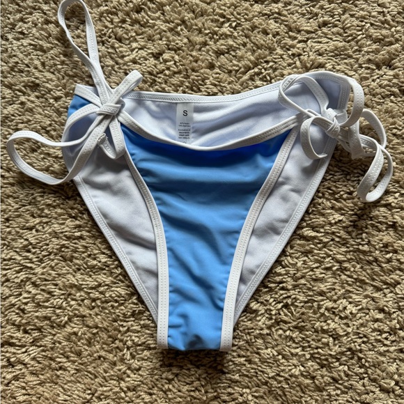 Suvimuga blue and White Bikini Set - Picture 4 of 7